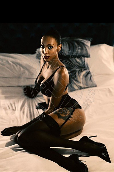 Foto Naomi Closed  Incontri Transescort Napoli