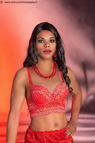 Foto Naomi Fire  Incontri Transescort Isernia
